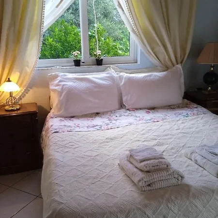 Літній будинок Rosemary House
